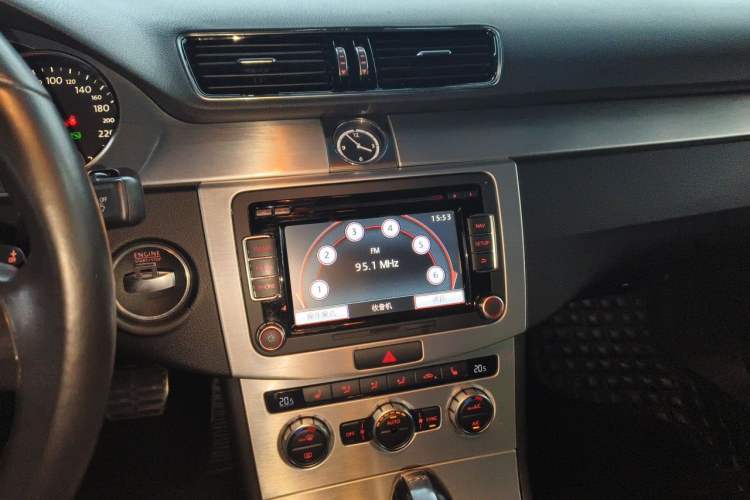 Used Volkswagen FAW-Volkswagen CC 2015 2.0 TSI Luxury Model Audio And AC Panel