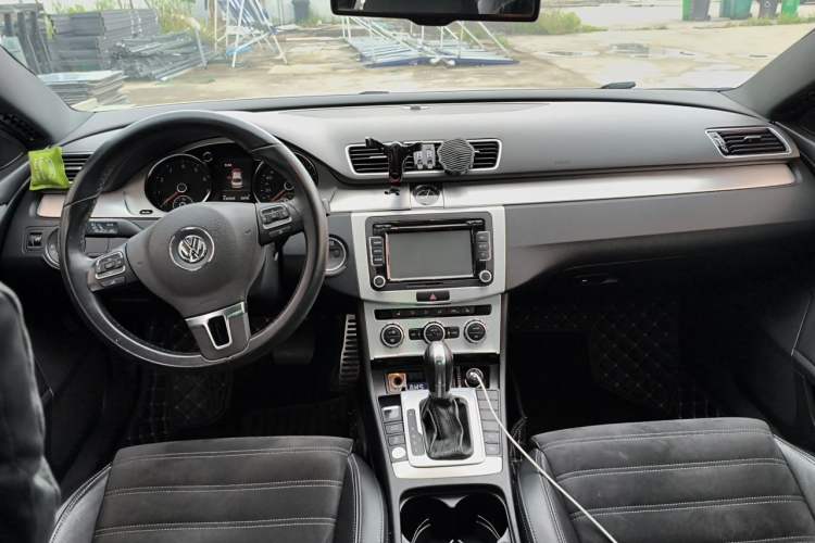 Used Volkswagen FAW-Volkswagen CC 2015 2.0 TSI Luxury Model Center Console
