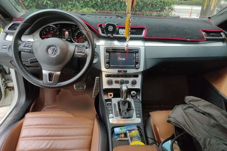 Used Volkswagen FAW-Volkswagen CC 2015 1.8TSI Luxury Model Center Console