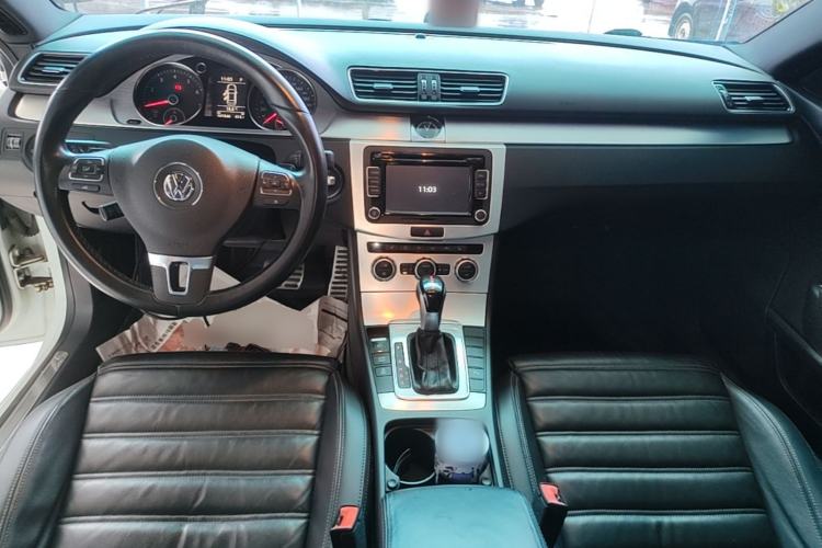 Used Volkswagen FAW-Volkswagen CC 2015 1.8TSI Prestige Model Center Console