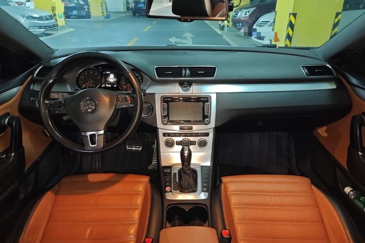 Used Volkswagen FAW-Volkswagen CC 2015 1.8TSI Luxury Model Center Console
