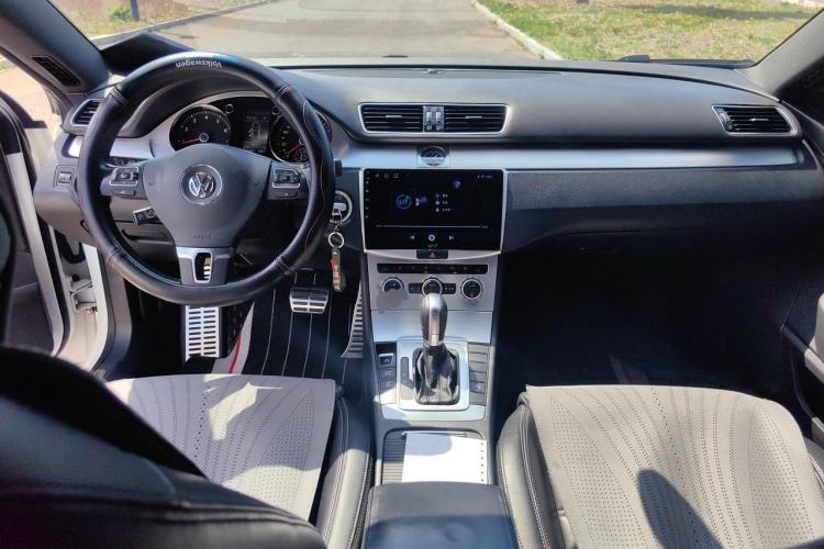 Used Volkswagen FAW-Volkswagen CC 2015 1.8TSI Prestige Model Center Console