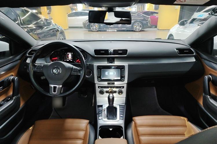 Used Volkswagen FAW-Volkswagen CC 2015 1.8TSI Luxury Model Center Console