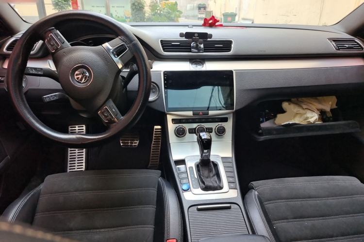 Used Volkswagen FAW-Volkswagen CC 2015 2.0 TSI Luxury Model Center Console
