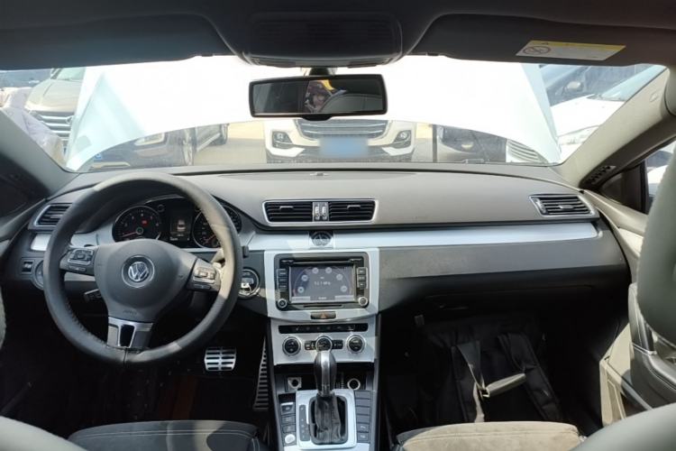 Used Volkswagen FAW-Volkswagen CC 2015 1.8TSI Luxury Model Center Console