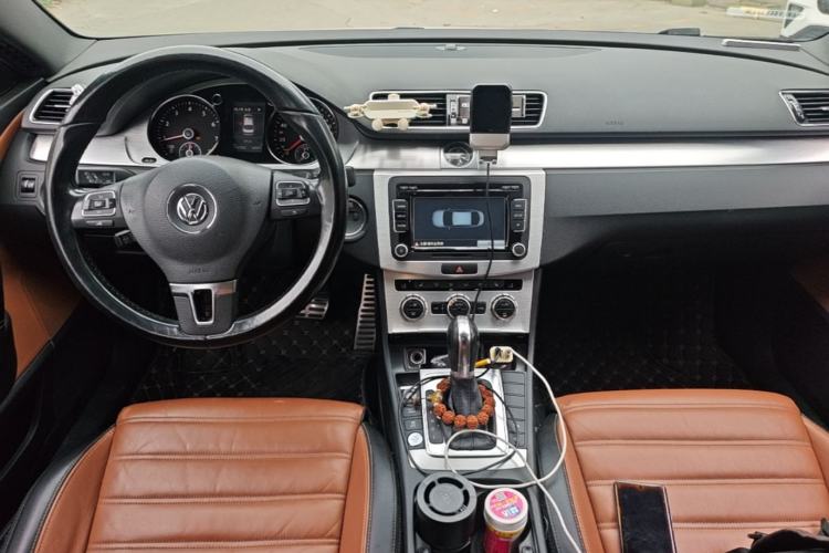 Used Volkswagen FAW-Volkswagen CC 2015 2.0 TSI Luxury Model Center Console