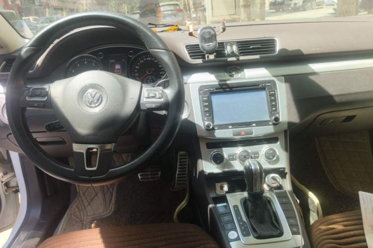 Used Volkswagen FAW-Volkswagen CC 2015 3.0 FSI V6 Center Console