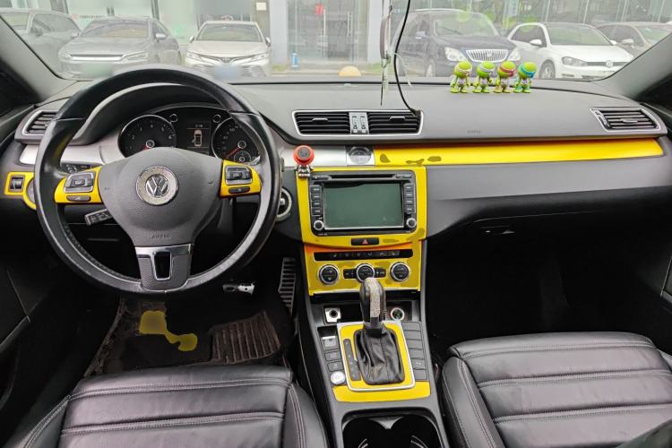 Used Volkswagen FAW-Volkswagen CC 2015 1.8TSI Prestige Model Center Console