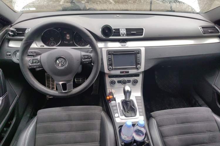 Used Volkswagen FAW-Volkswagen CC 2015 1.8TSI Luxury Model Center Console