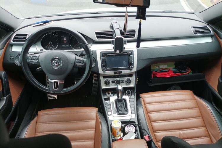 Used Volkswagen FAW-Volkswagen CC 2015 2.0 TSI Luxury Model Center Console