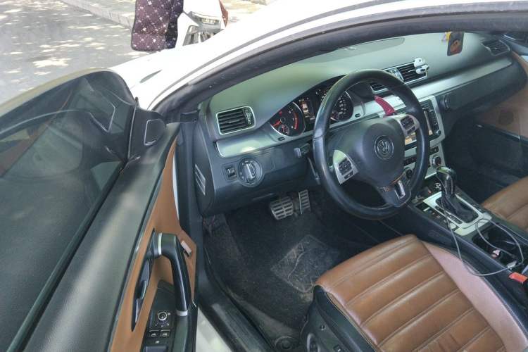 Used Volkswagen FAW-Volkswagen CC 2015 2.0 TSI Ultimate Model Driver Seat