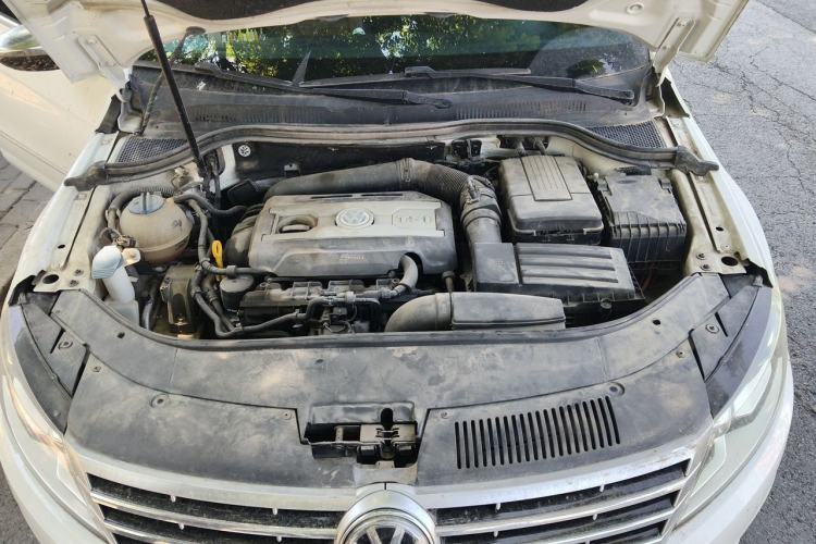 Used Volkswagen FAW-Volkswagen CC 2015 2.0 TSI Ultimate Model Engine Bay