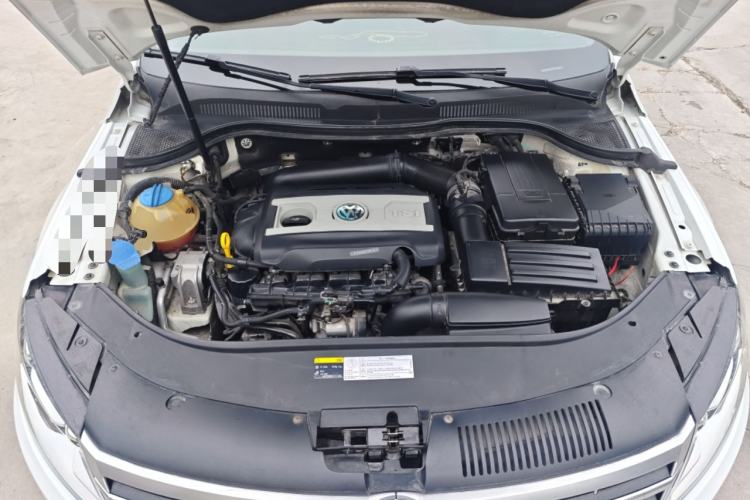 Used Volkswagen FAW-Volkswagen CC 2015 1.8TSI Luxury Model Engine Bay