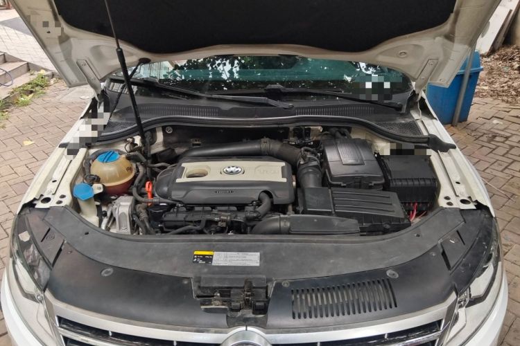 Used Volkswagen FAW-Volkswagen CC 2015 1.8TSI Luxury Model Engine Bay