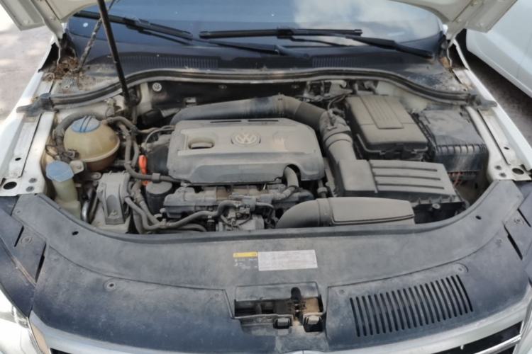 Used Volkswagen FAW-Volkswagen CC 2015 1.8TSI Luxury Model Engine Bay