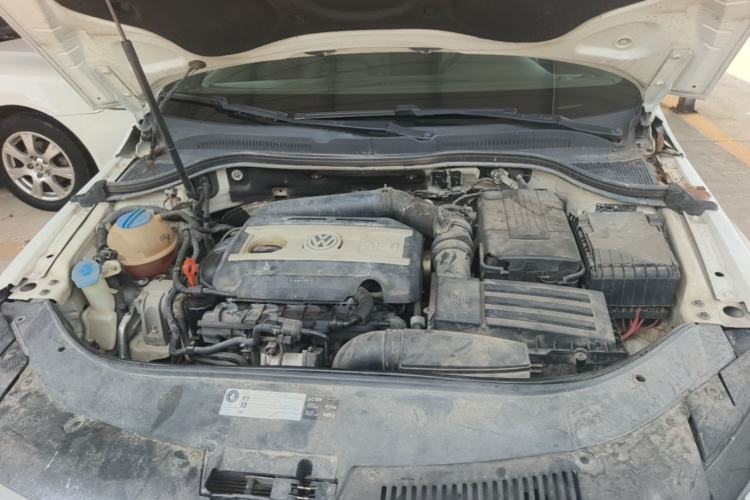 Used Volkswagen FAW-Volkswagen CC 2015 1.8TSI Prestige Model Engine Bay
