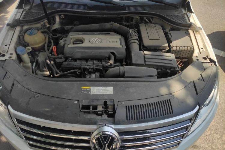 Used Volkswagen FAW-Volkswagen CC 2015 1.8TSI Prestige Model Engine Bay