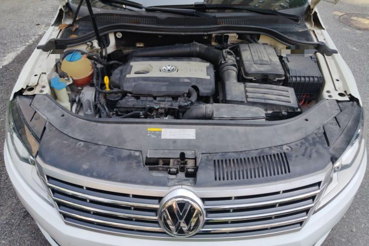 Used Volkswagen FAW-Volkswagen CC 2015 1.8TSI Luxury Model Engine Bay