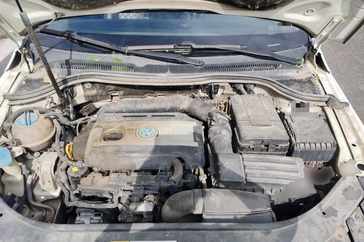Used Volkswagen FAW-Volkswagen CC 2015 1.8TSI Luxury Model Engine Bay