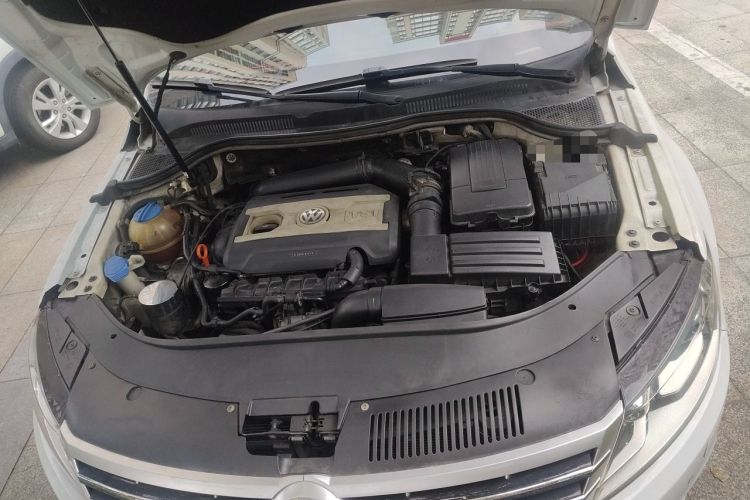 Used Volkswagen FAW-Volkswagen CC 2015 1.8TSI Luxury Model Engine Bay