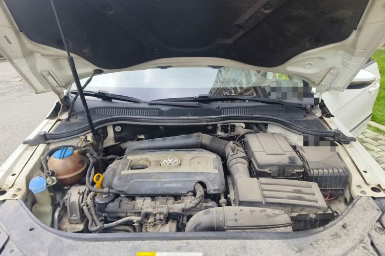 Used Volkswagen FAW-Volkswagen CC 2015 1.8TSI Luxury Model Engine Bay