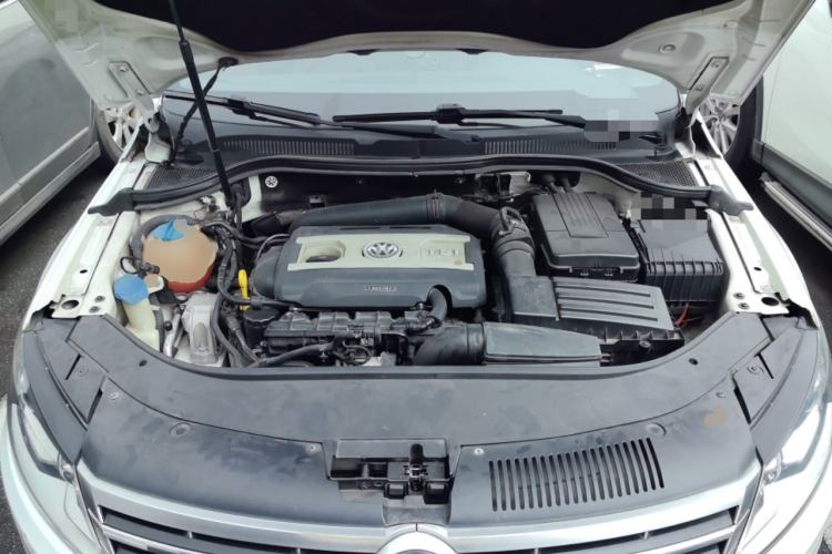 Used Volkswagen FAW-Volkswagen CC 2015 1.8TSI Luxury Model Engine Bay