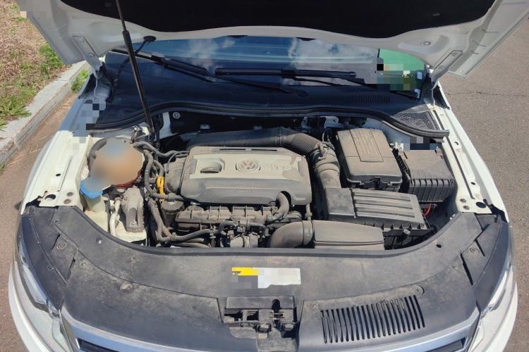 Used Volkswagen FAW-Volkswagen CC 2015 1.8TSI Prestige Model Engine Bay