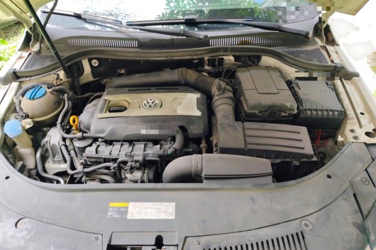 Used Volkswagen FAW-Volkswagen CC 2015 1.8TSI Luxury Model Engine Bay
