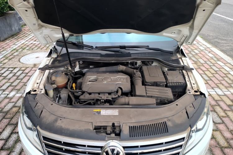 Used Volkswagen FAW-Volkswagen CC 2015 1.8TSI Prestige Model Engine Bay
