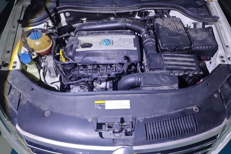 Used Volkswagen FAW-Volkswagen CC 2015 1.8TSI Luxury Model Engine Bay