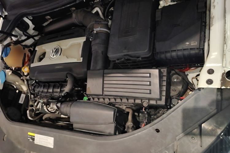 Used Volkswagen FAW-Volkswagen CC 2015 1.8TSI Luxury Model Engine Bay