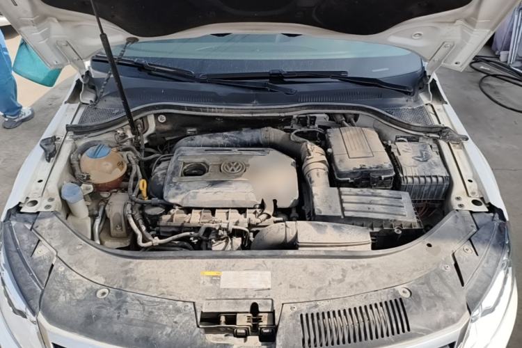 Used Volkswagen FAW-Volkswagen CC 2015 1.8TSI Luxury Model Engine Bay