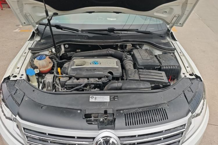 Used Volkswagen FAW-Volkswagen CC 2015 2.0 TSI Luxury Model Engine Bay