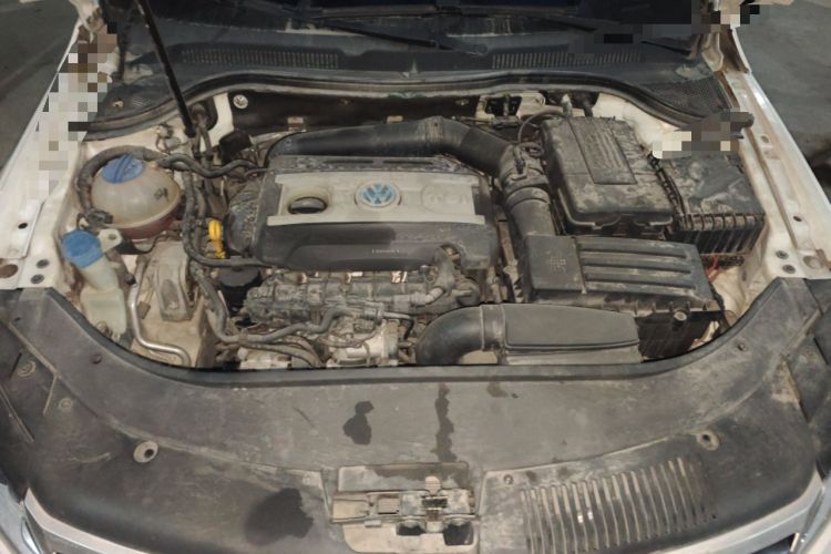 Used Volkswagen FAW-Volkswagen CC 2015 1.8TSI Luxury Model Engine Bay