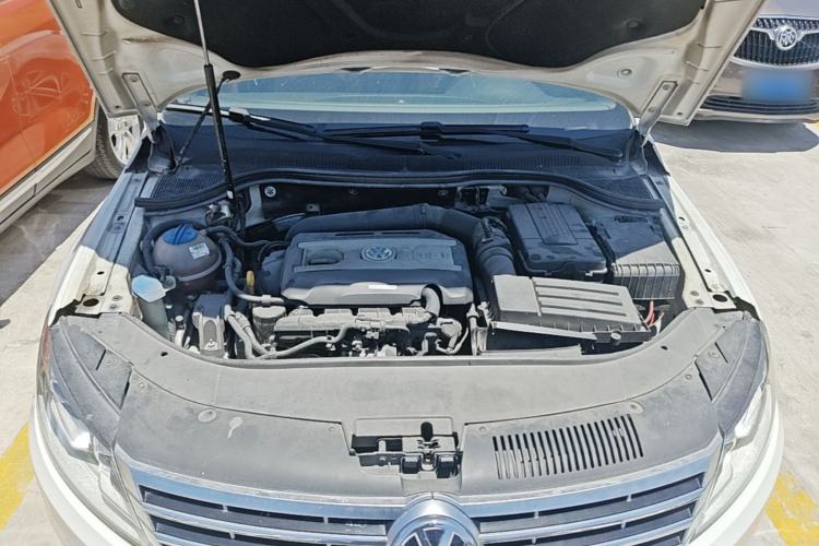 Used Volkswagen FAW-Volkswagen CC 2015 1.8TSI Luxury Model Engine Bay