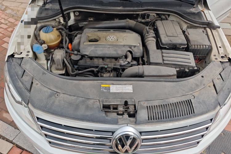 Used Volkswagen FAW-Volkswagen CC 2015 1.8TSI Luxury Model Engine Bay