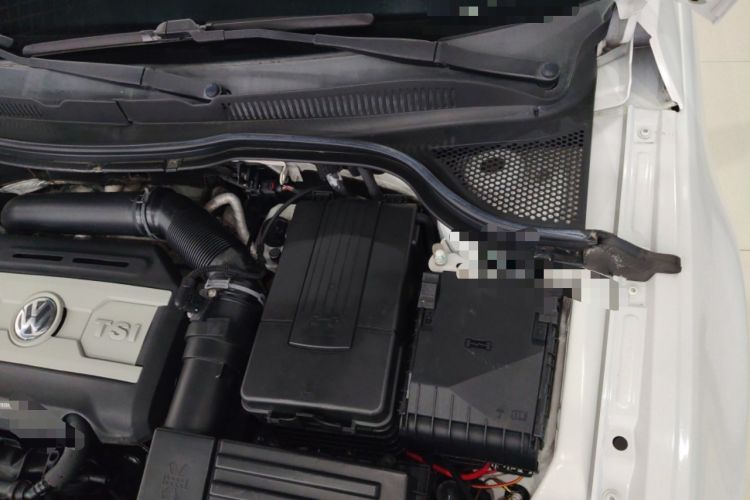 Used Volkswagen FAW-Volkswagen CC 2015 1.8TSI Prestige Model Engine Bay Left