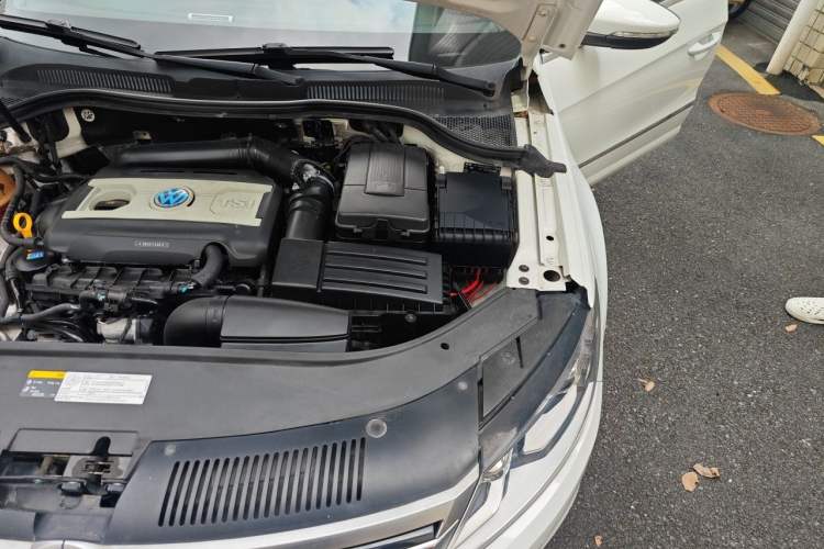 Used Volkswagen FAW-Volkswagen CC 2015 1.8TSI Prestige Model Engine Bay Left