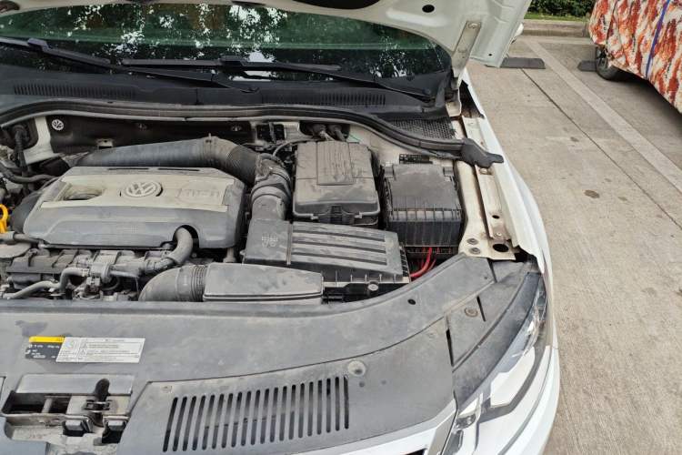 Used Volkswagen FAW-Volkswagen CC 2015 1.8TSI Luxury Model Engine Bay Left