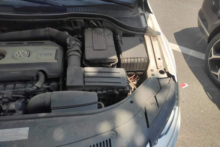 Used Volkswagen FAW-Volkswagen CC 2015 1.8TSI Prestige Model Engine Bay Left