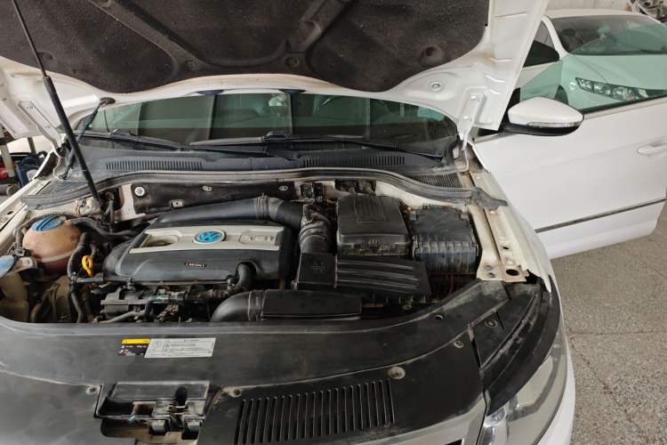 Used Volkswagen FAW-Volkswagen CC 2015 2.0 TSI Ultimate Model Engine Bay Left