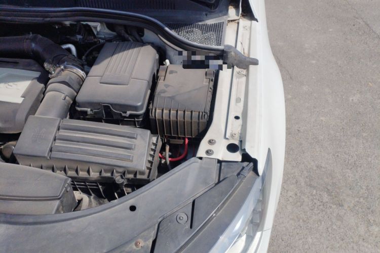 Used Volkswagen FAW-Volkswagen CC 2015 2.0 TSI Luxury Model Engine Bay Left