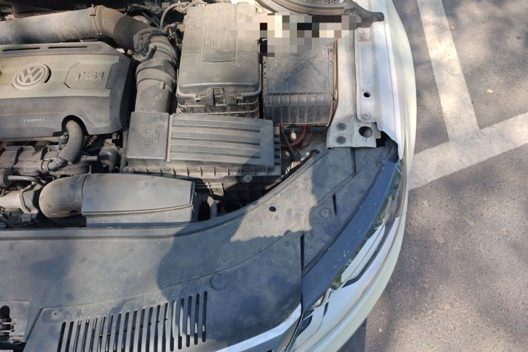 Used Volkswagen FAW-Volkswagen CC 2015 1.8TSI Luxury Model Engine Bay Left