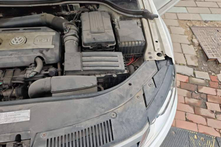 Used Volkswagen FAW-Volkswagen CC 2015 1.8TSI Luxury Model Engine Bay Left