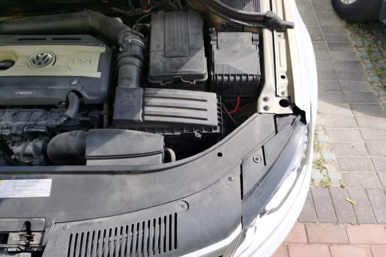 Used Volkswagen FAW-Volkswagen CC 2015 2.0 TSI Luxury Model Engine Bay Left