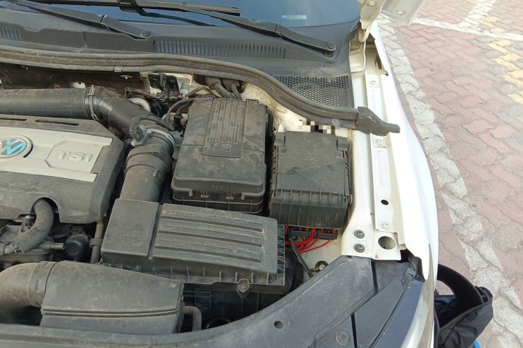 Used Volkswagen FAW-Volkswagen CC 2015 1.8TSI Prestige Model Engine Bay Left