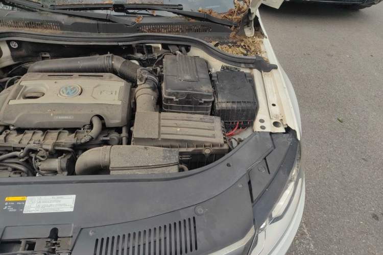 Used Volkswagen FAW-Volkswagen CC 2015 1.8TSI Luxury Model Engine Bay Left