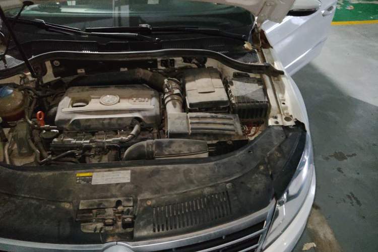 Used Volkswagen FAW-Volkswagen CC 2015 1.8TSI Luxury Model Engine Bay Left