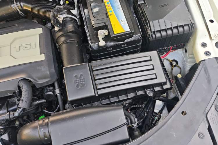 Used Volkswagen FAW-Volkswagen CC 2015 2.0 TSI Ultimate Model Engine Bay Left
