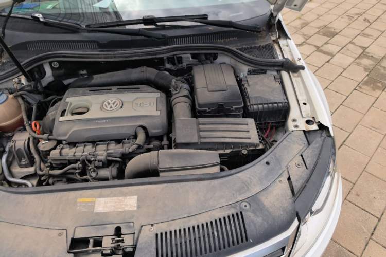 Used Volkswagen FAW-Volkswagen CC 2015 1.8TSI Luxury Model Engine Bay Left